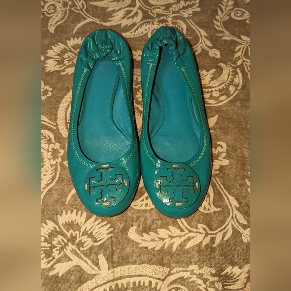 TORY BURCH Teal Turquoise Patent Leather Reva Flat Scrunch Back SZ 7.5 - Picture 7 of 7